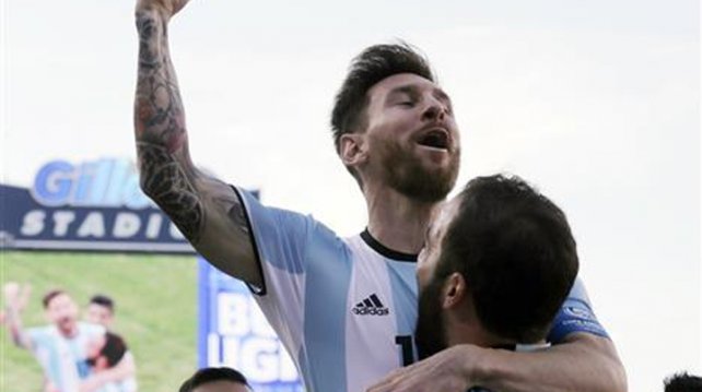 ¿Messi vuelve a la Selección? Desde su entorno, meten presión