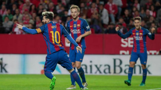 Con el gol 500 de Messi, Barcelona le ganó a Sevilla y es segundo
